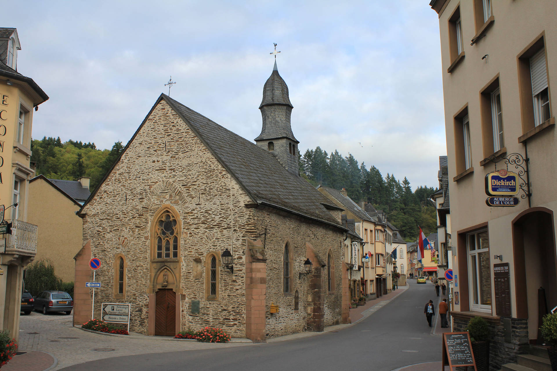 Luxembourg Eglise Saint Nicolas Background