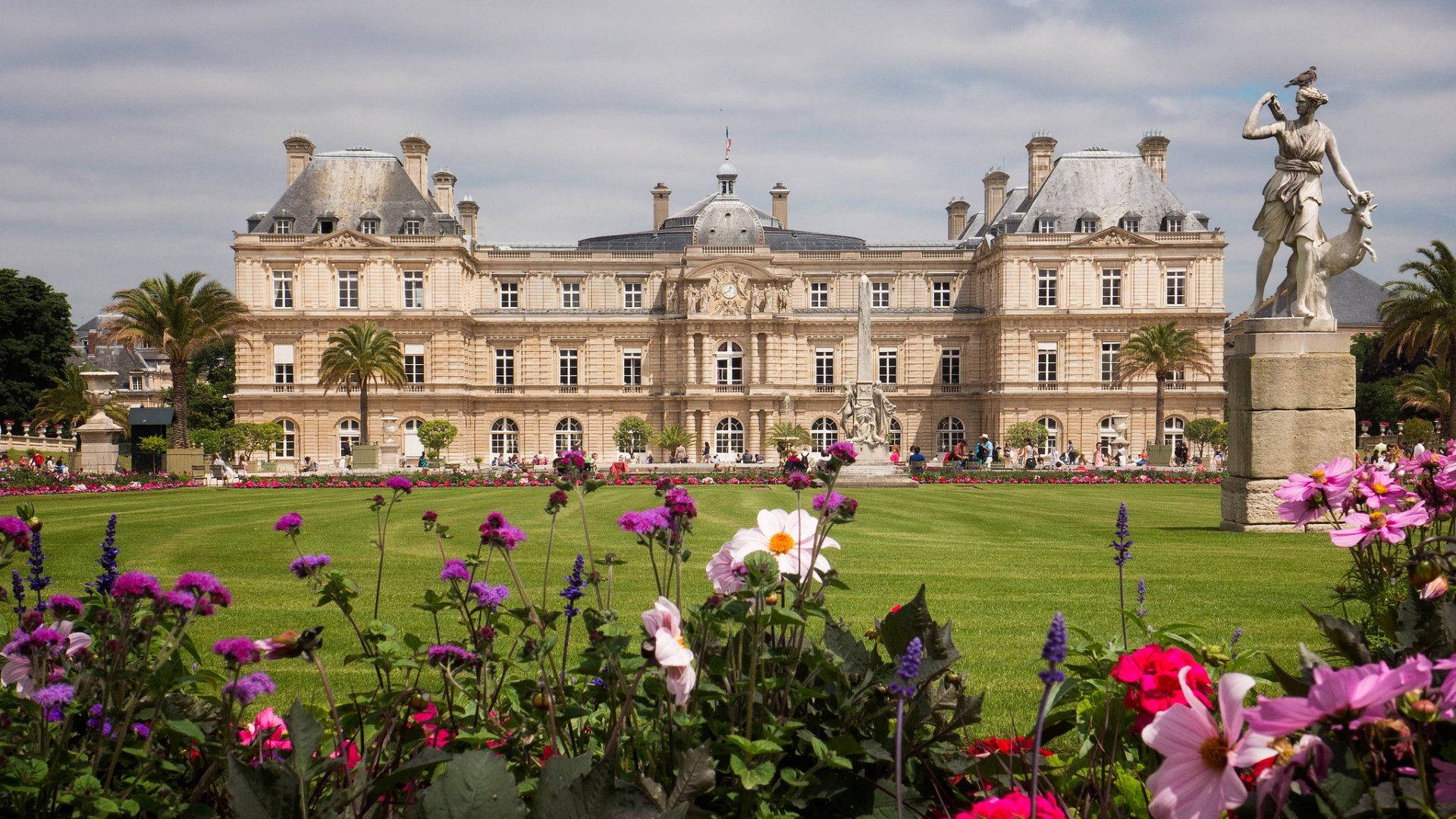 Luxembourg Palace Flowers Background