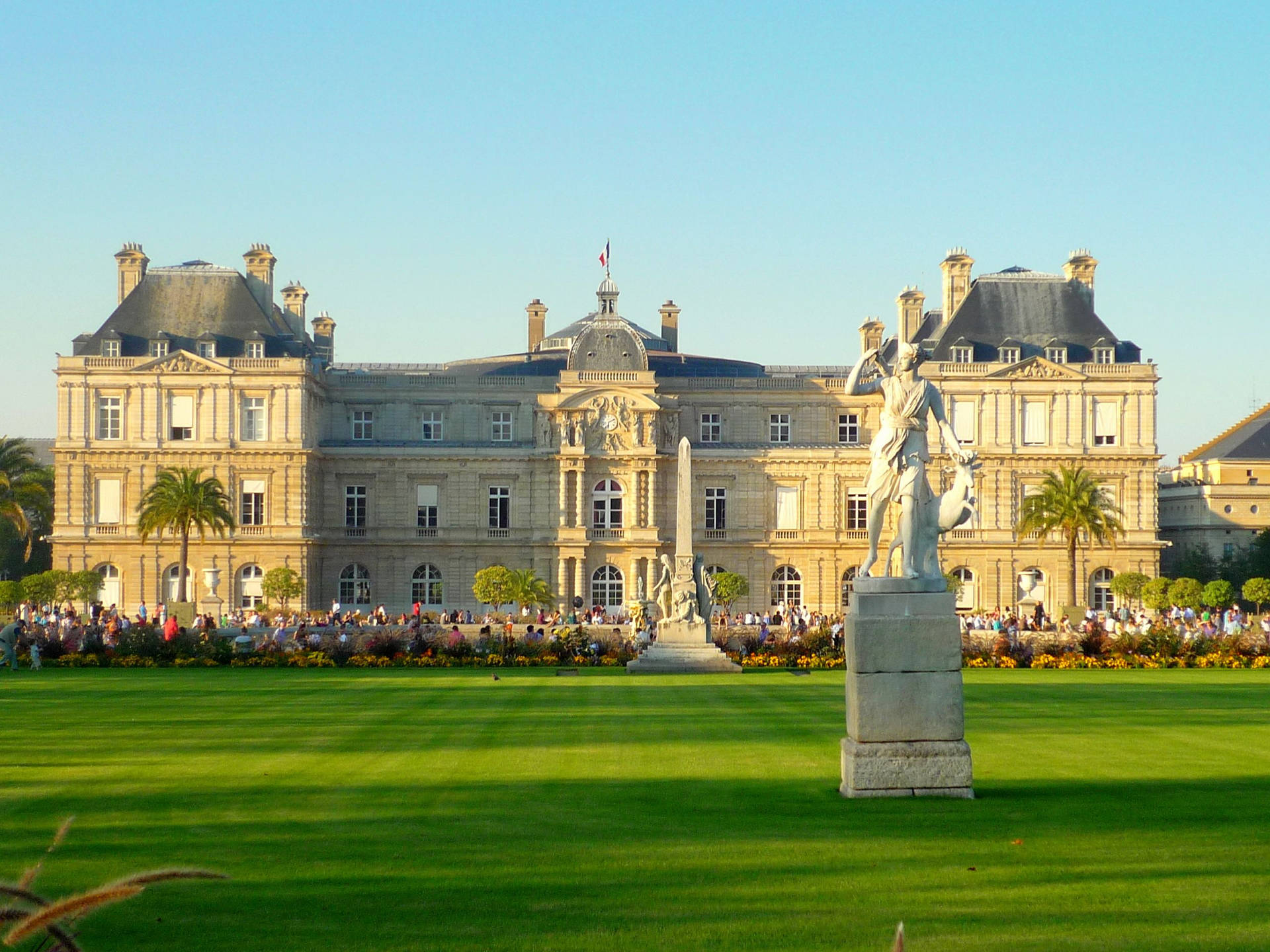 Luxembourg Palace With Monuments