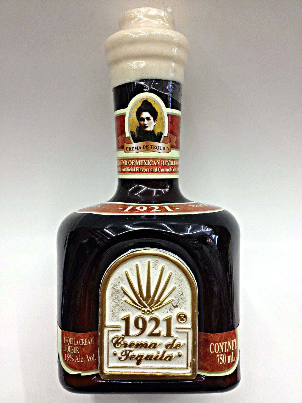 Luxurious 1921 Tequila Crema In A Sleek Black Bottle