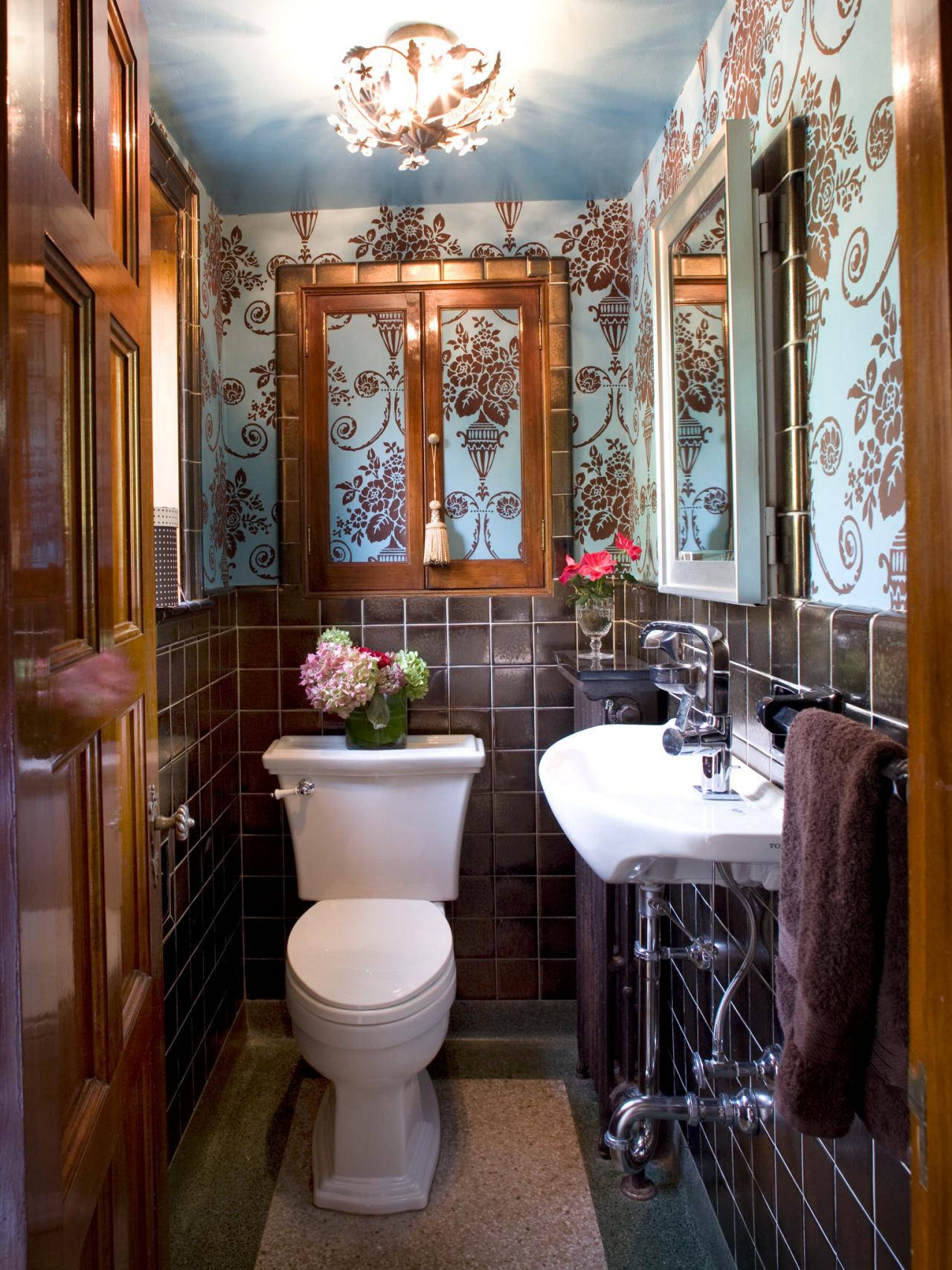 Luxurious Victorian Themed Bathroom Background