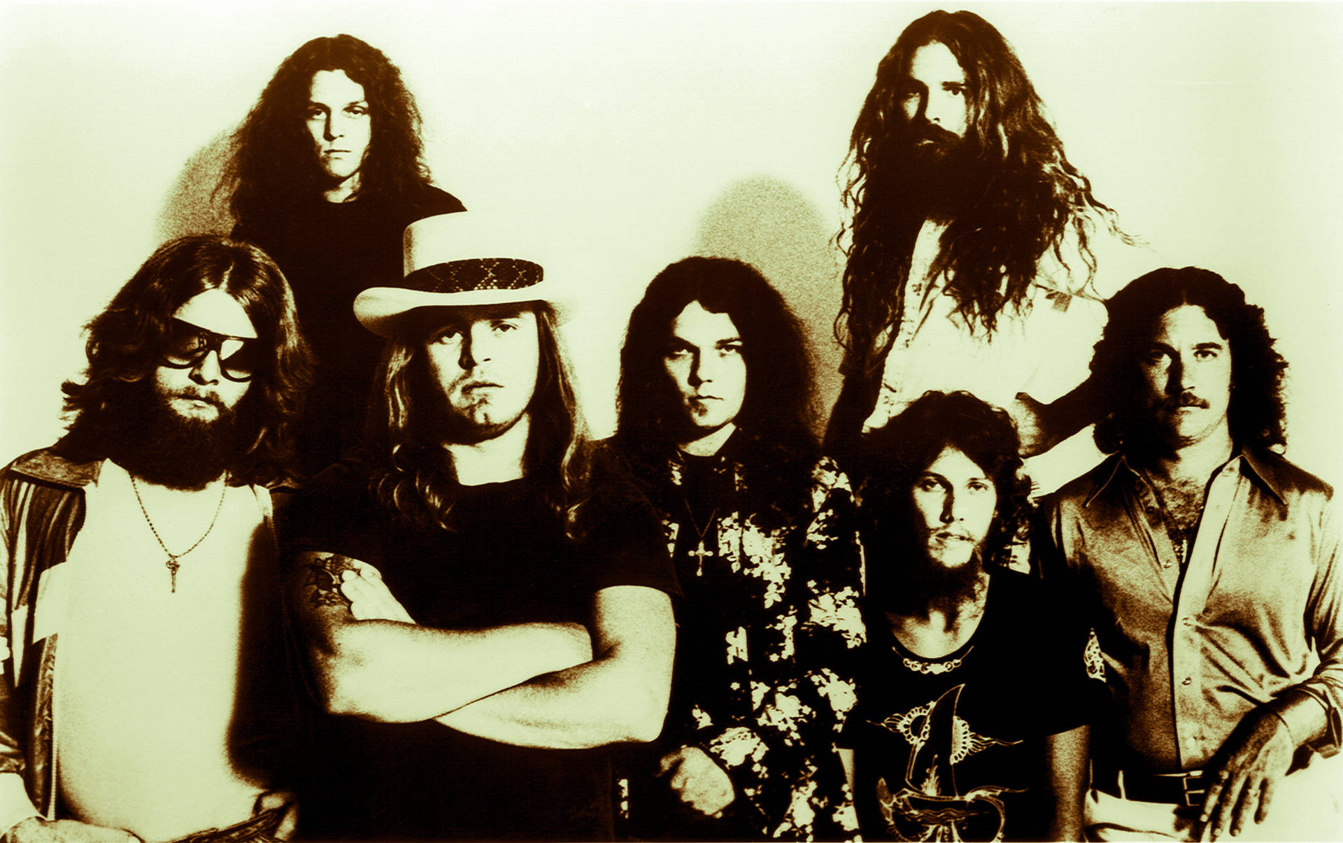 Lynyrd Skynyrd Old Photo With Former Members Background