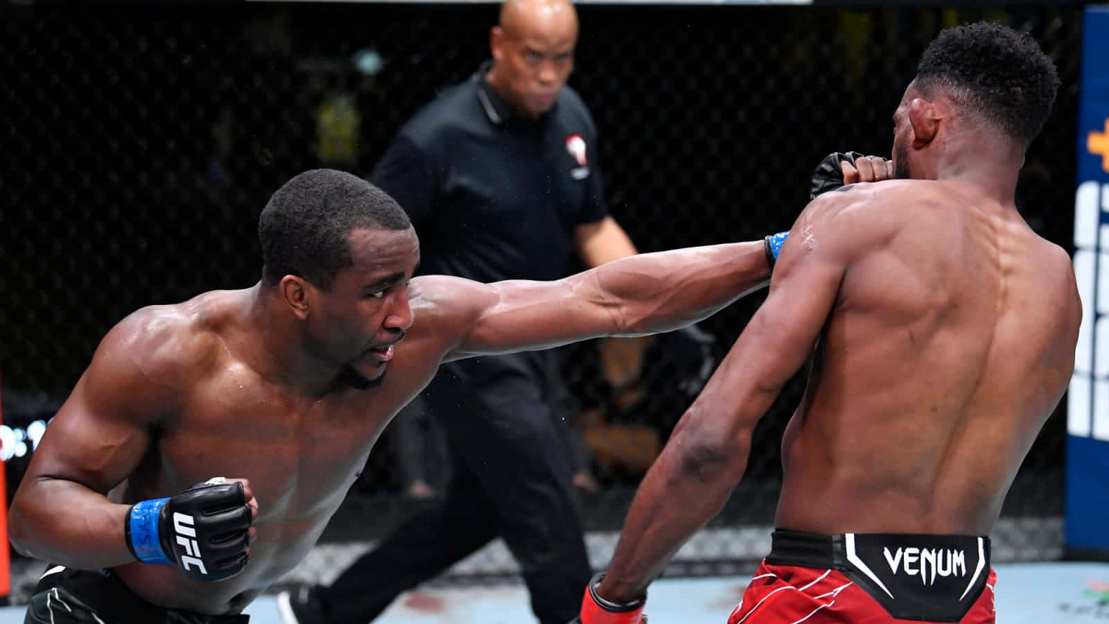 M M A Fight Action Geoff Neal Background