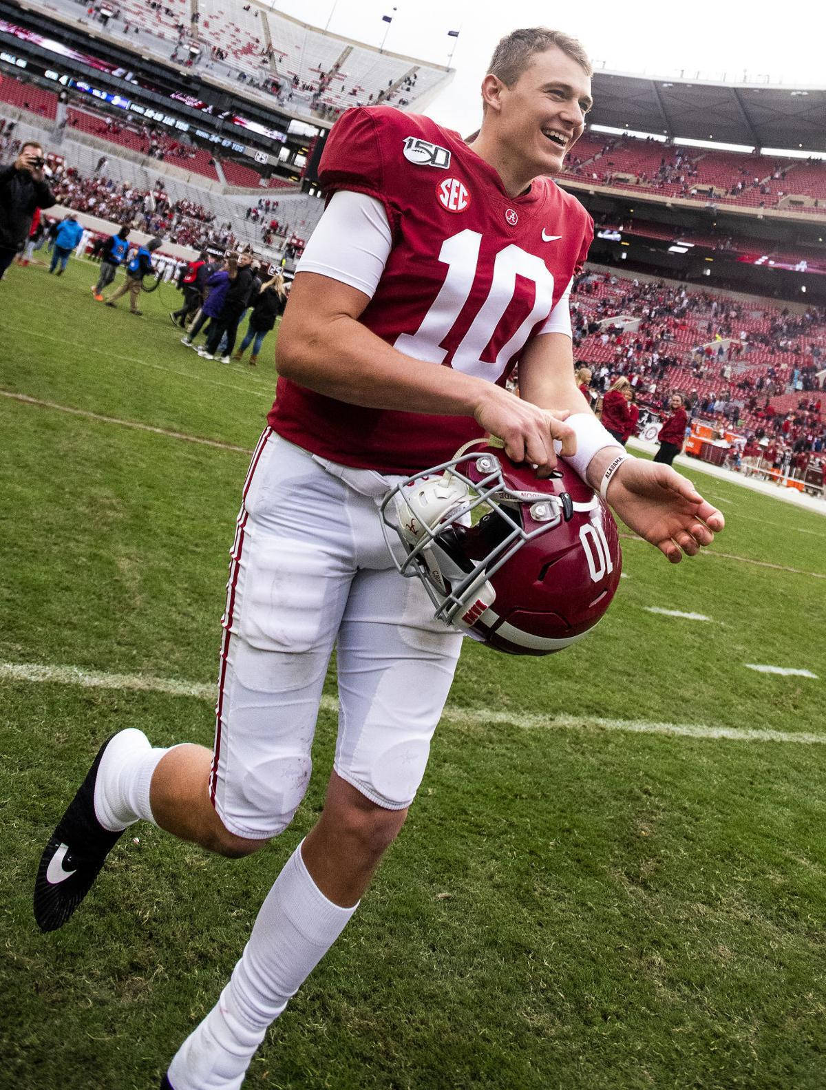 Mac Jones, University Of Alabama Football Star Background