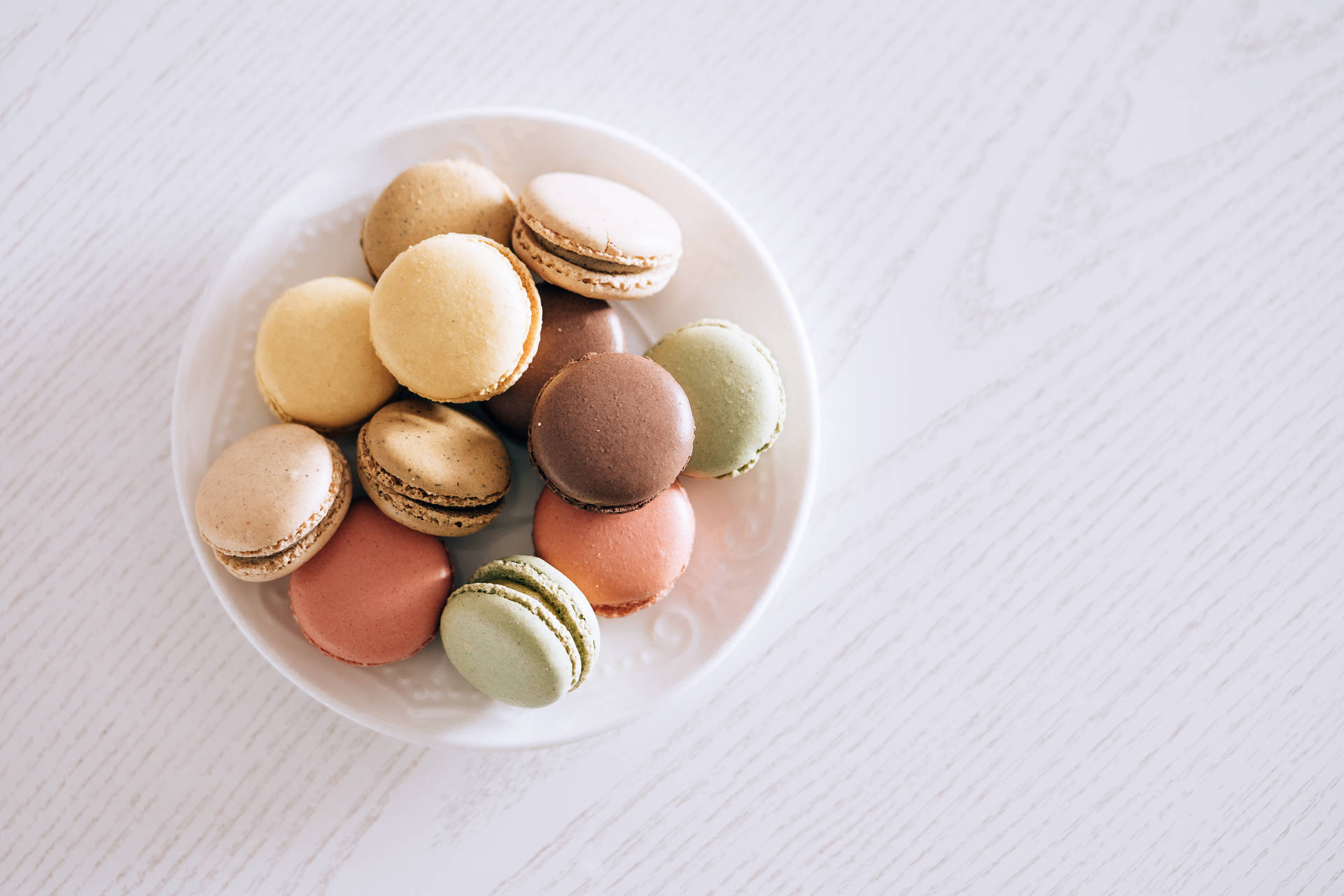Macarons Pastels Aesthetic Computer White Wood Concept