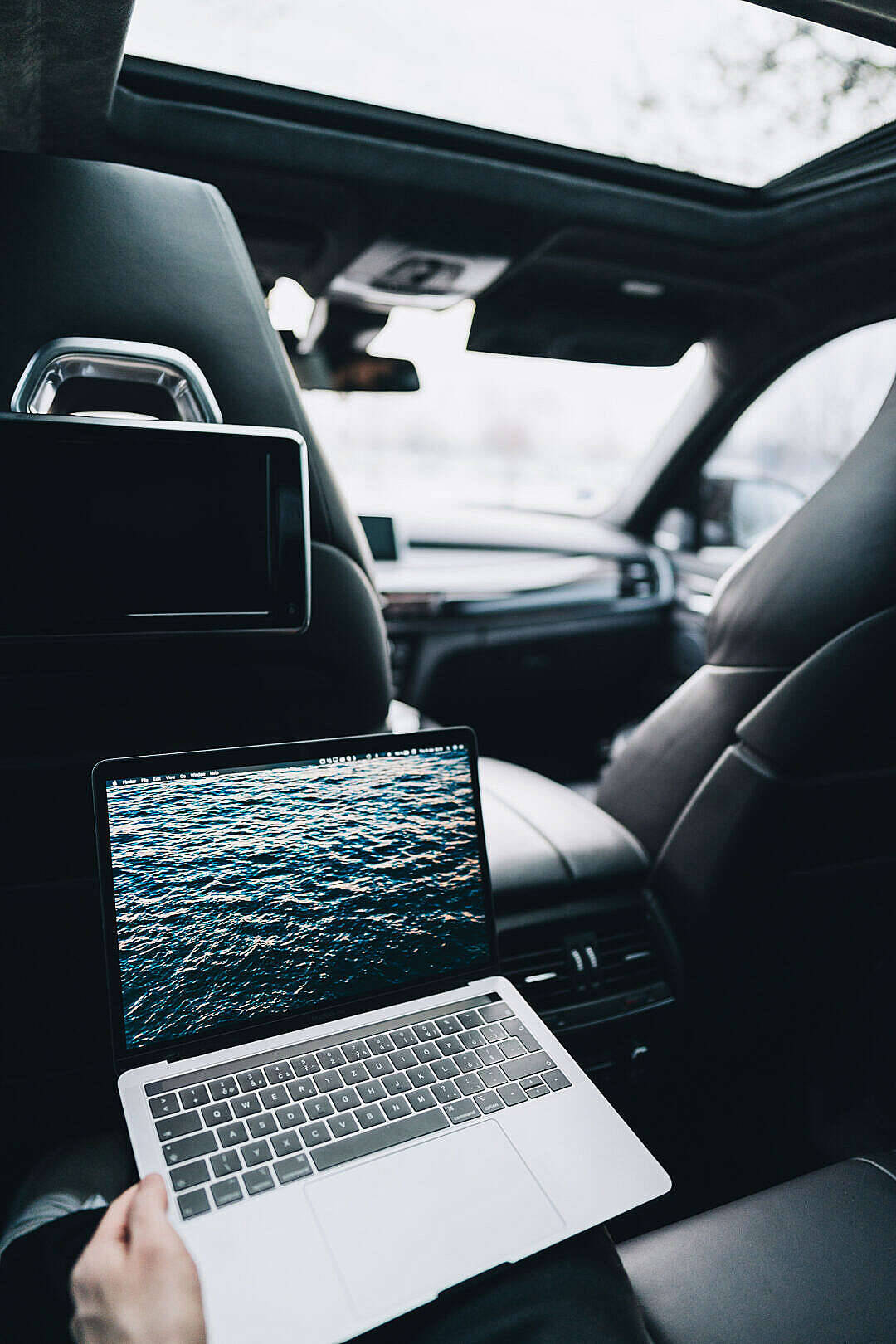 Macbook Air 2020 In A Car