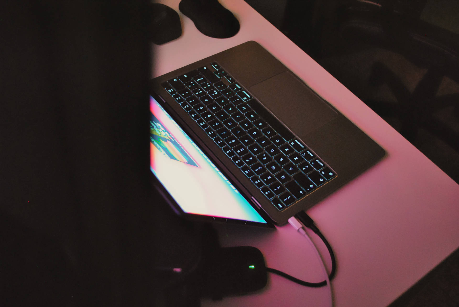 Macbook Air 2020 Pink Backlight Background