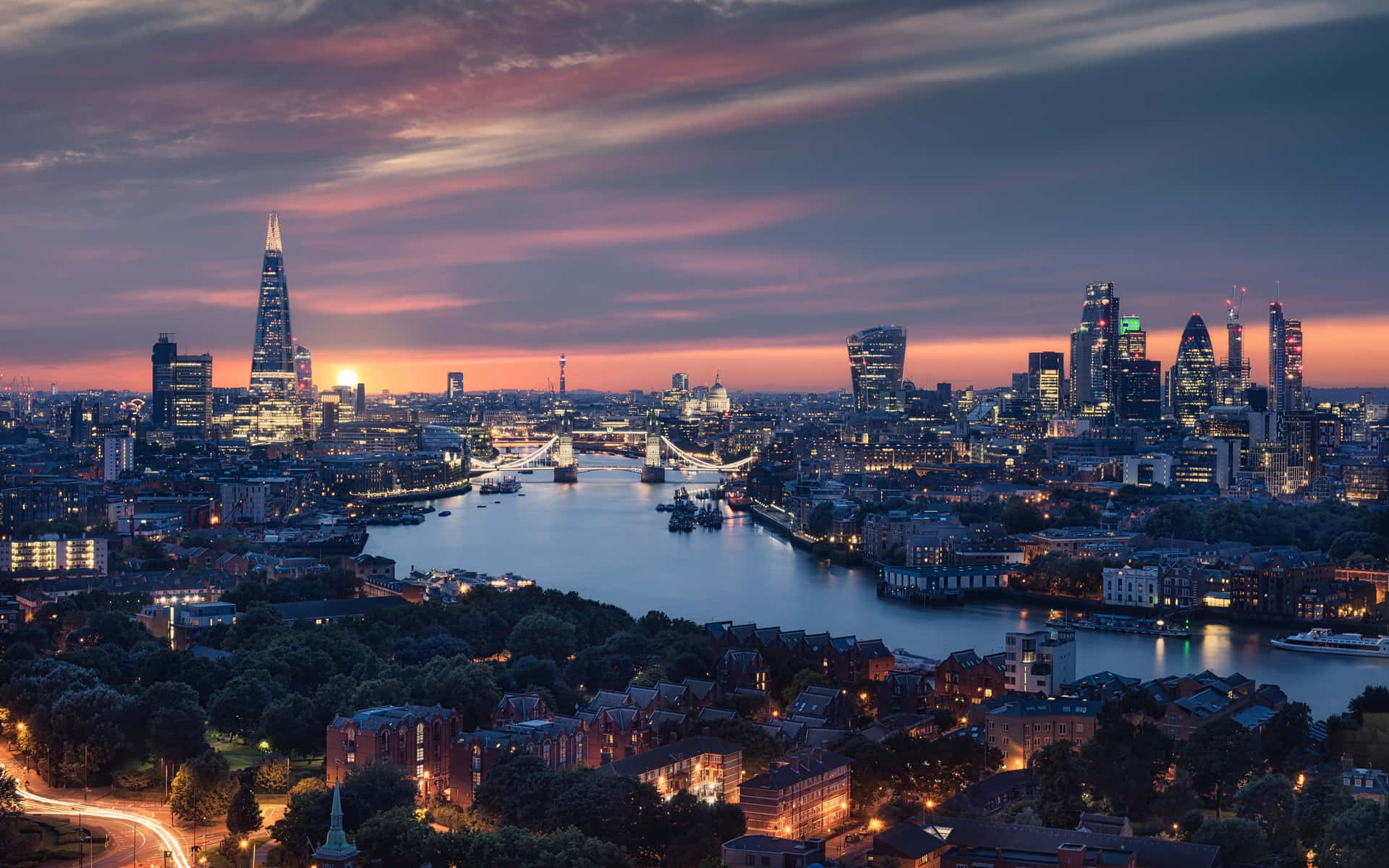 Macbook Retina With River Thames Background