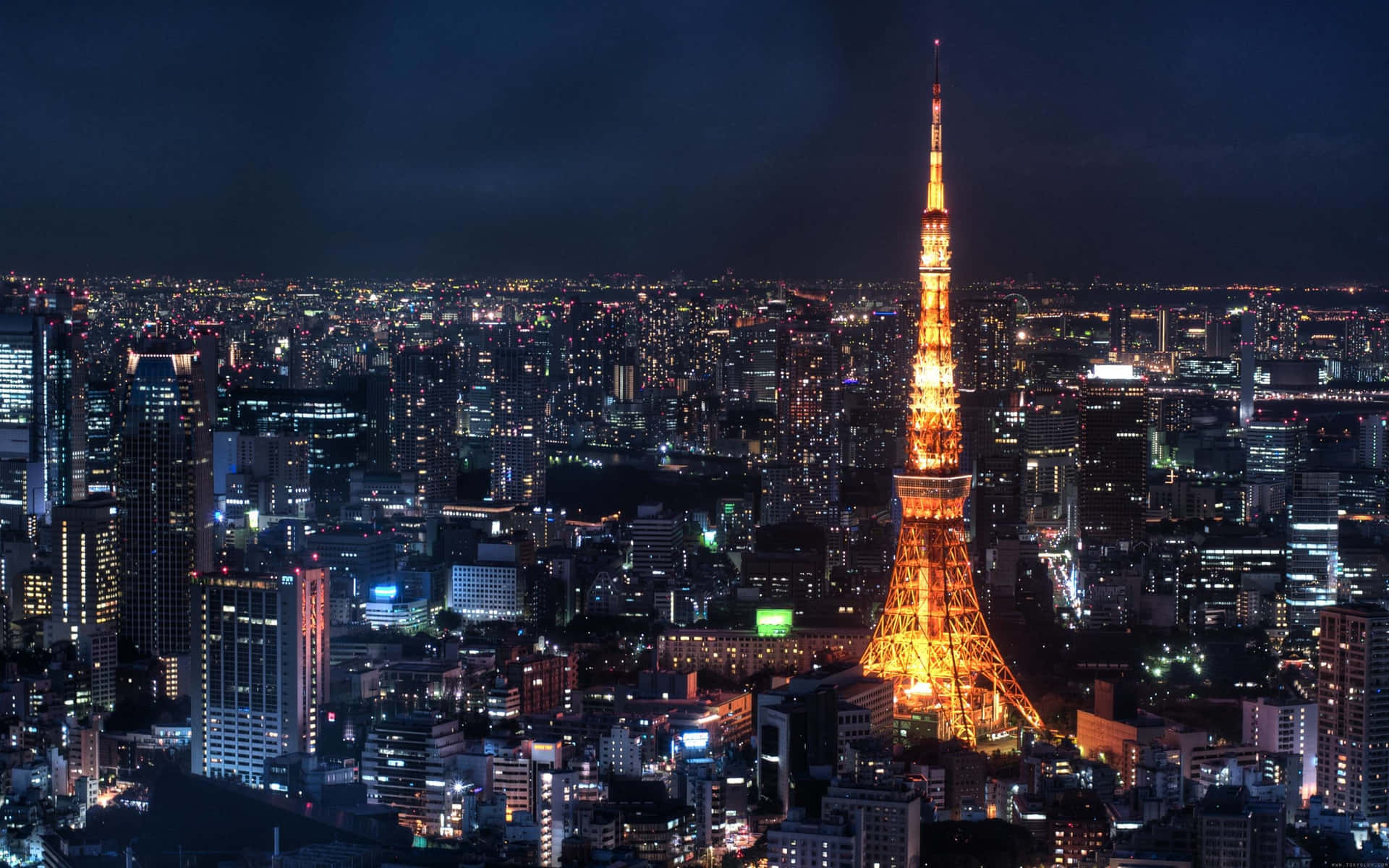 Macbook Retina With Tokyo Tower Background