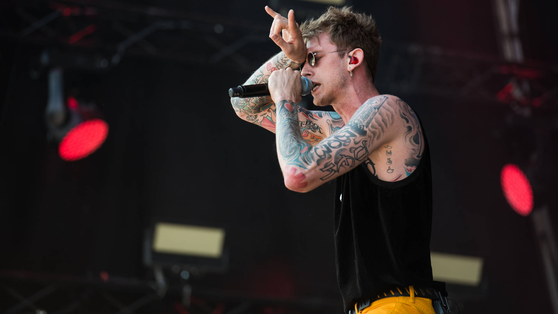 Machine Gun Kelly Concert Background