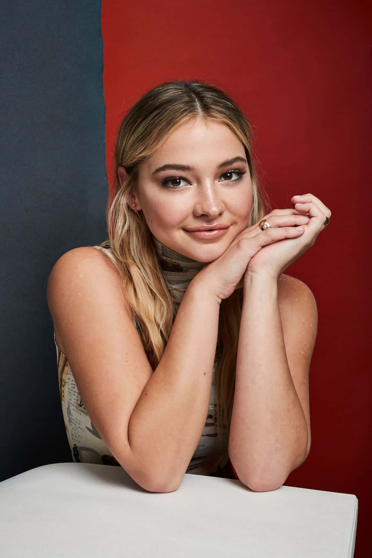 Madelyn Cline Looking Gorgeous In A Classic Black Dress Background