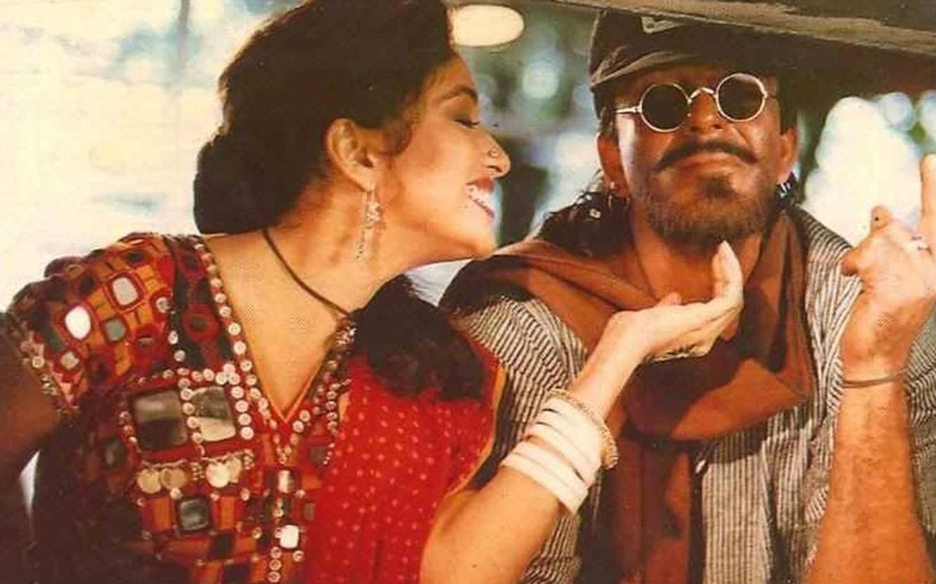 Madhuri Teasing Sanjay Khalnayak Background