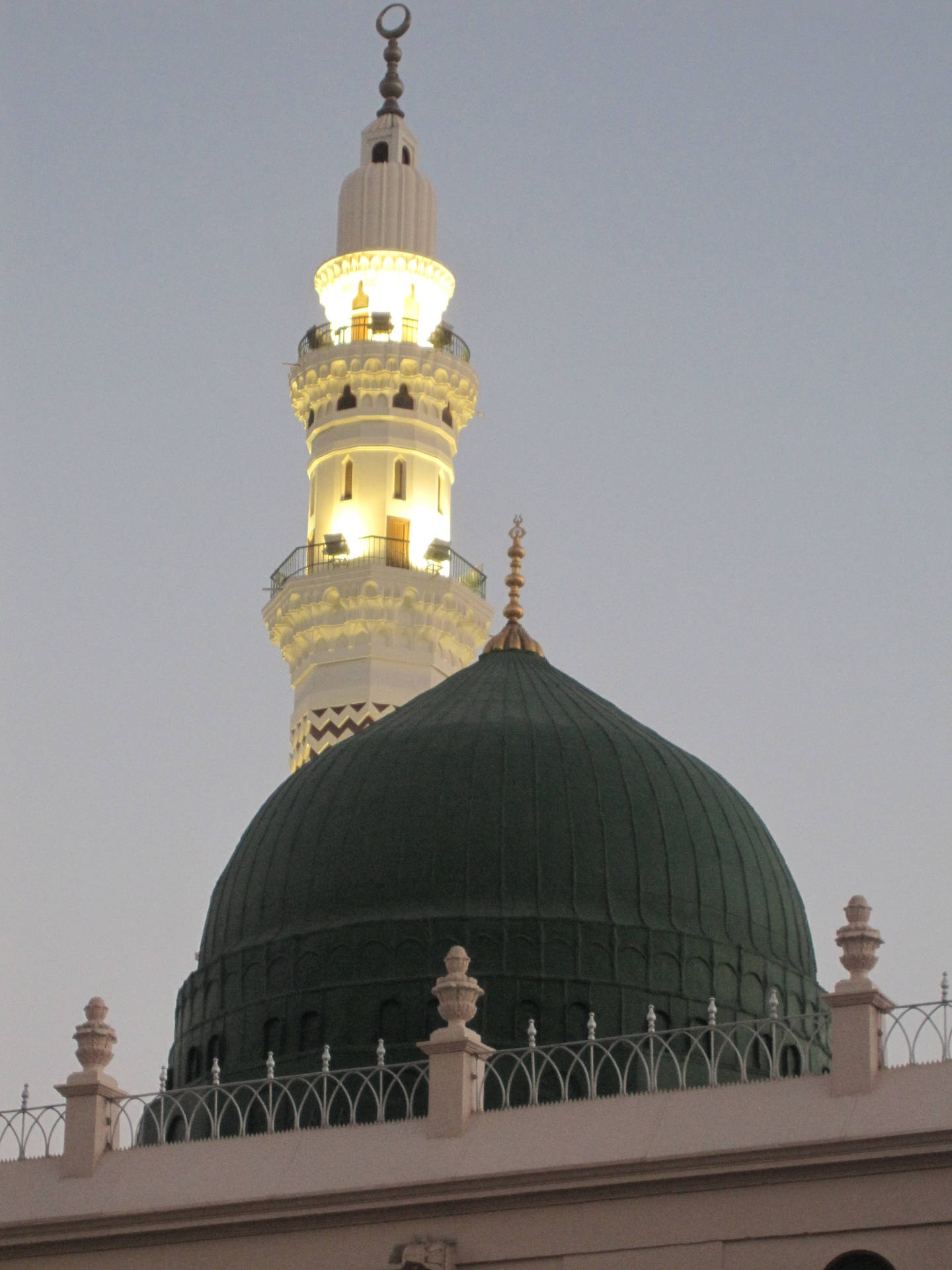 Madina Sharif At Mid-day Background