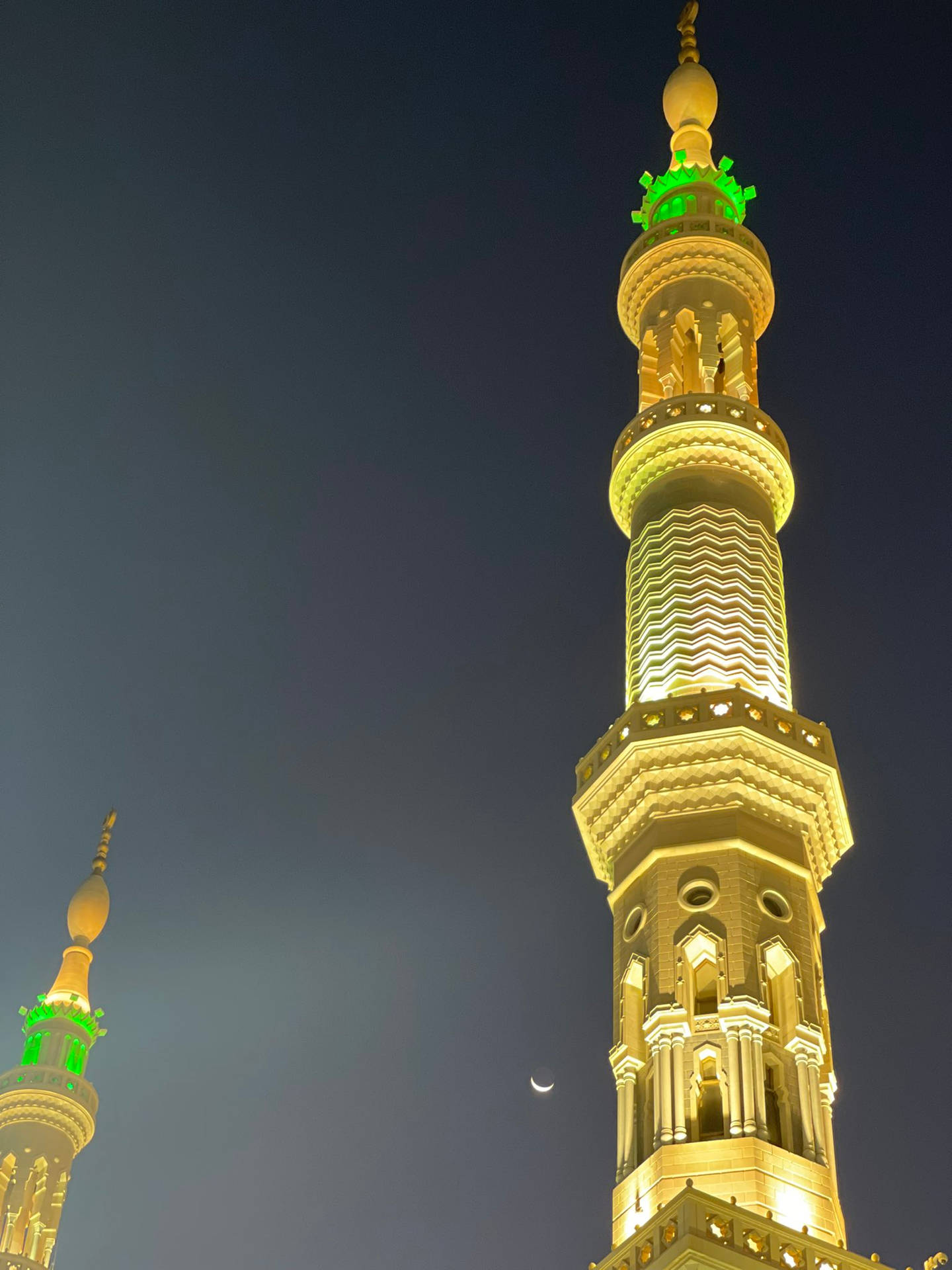 Madina Sharif Minarets At Night Background