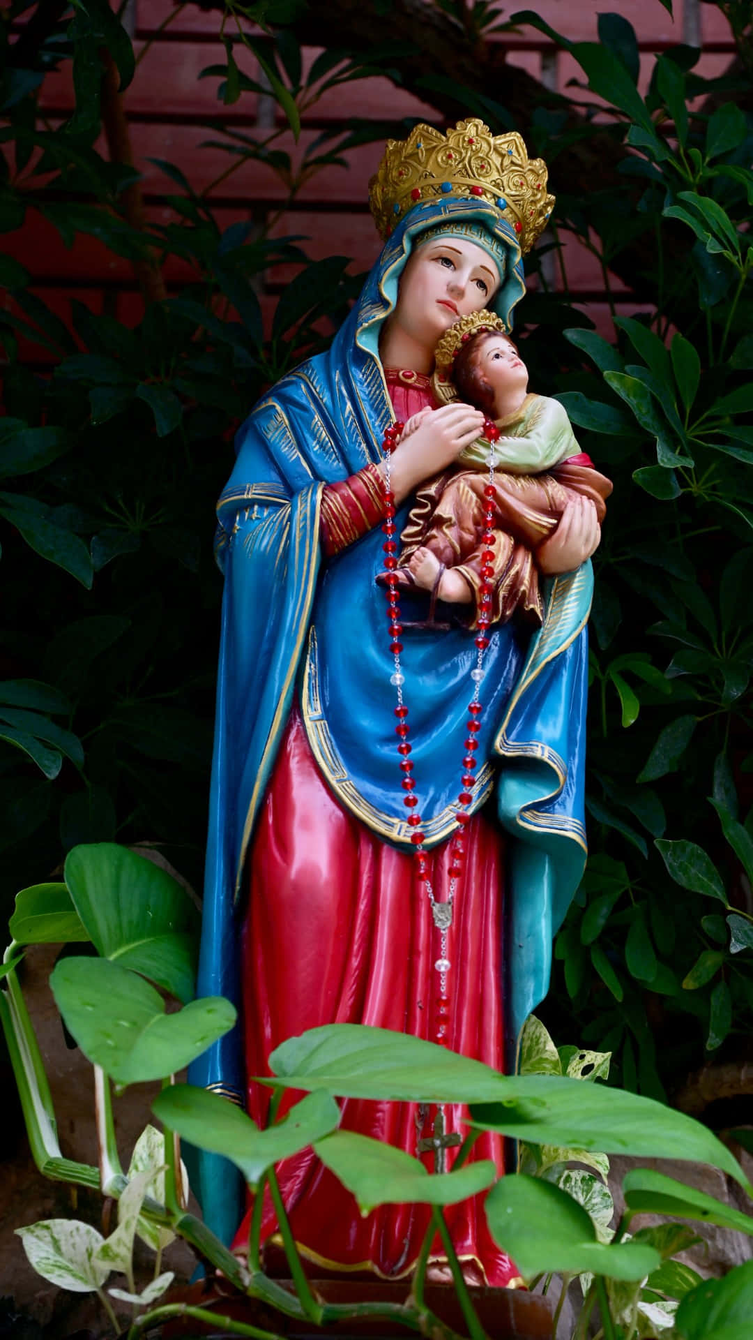Madonnaand Child Statue