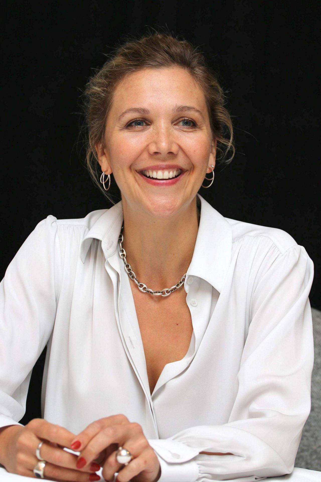 Maggie Gyllenhaal Actress Movie Star Background