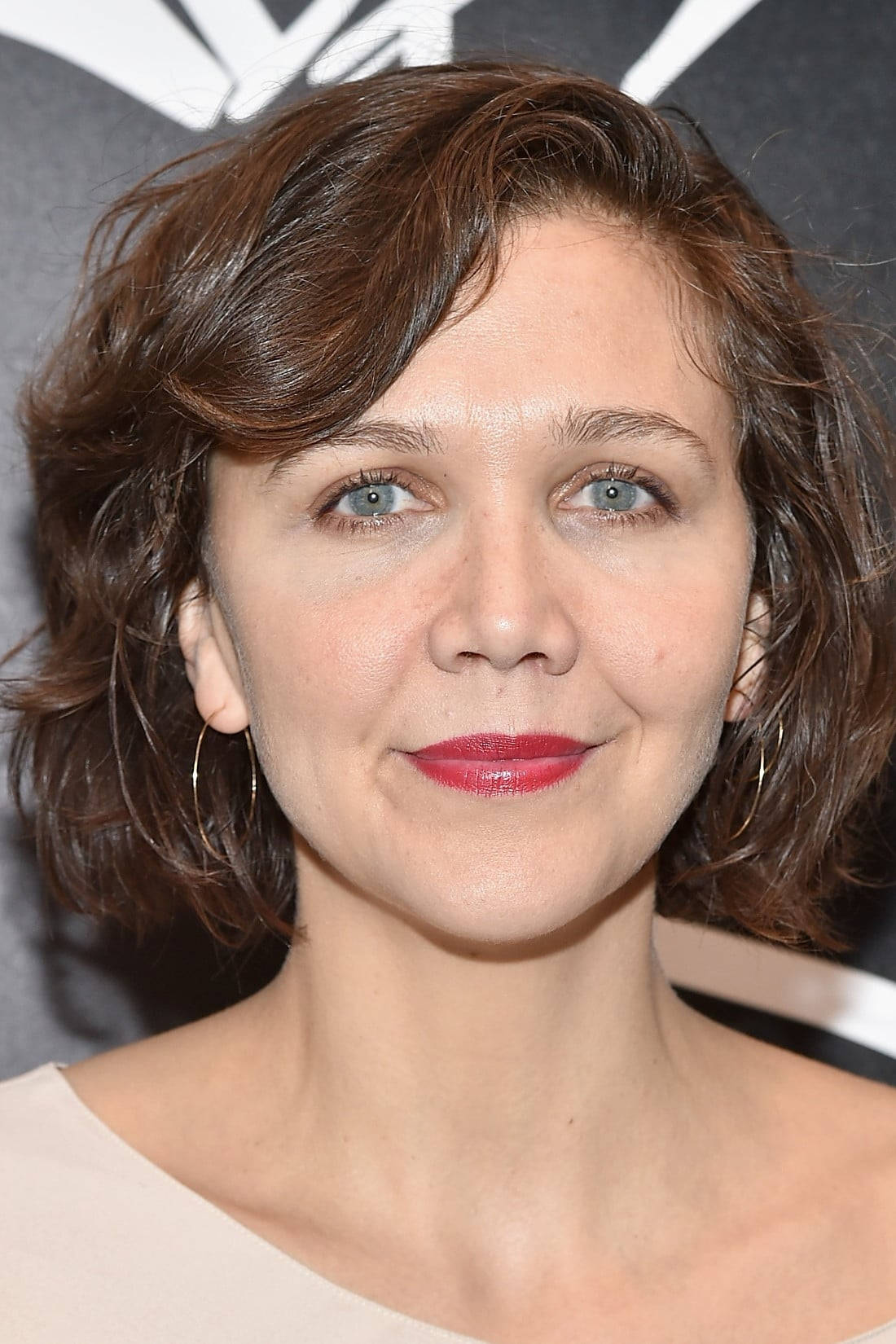 Maggie Gyllenhaal Amazing Photo Actress Background