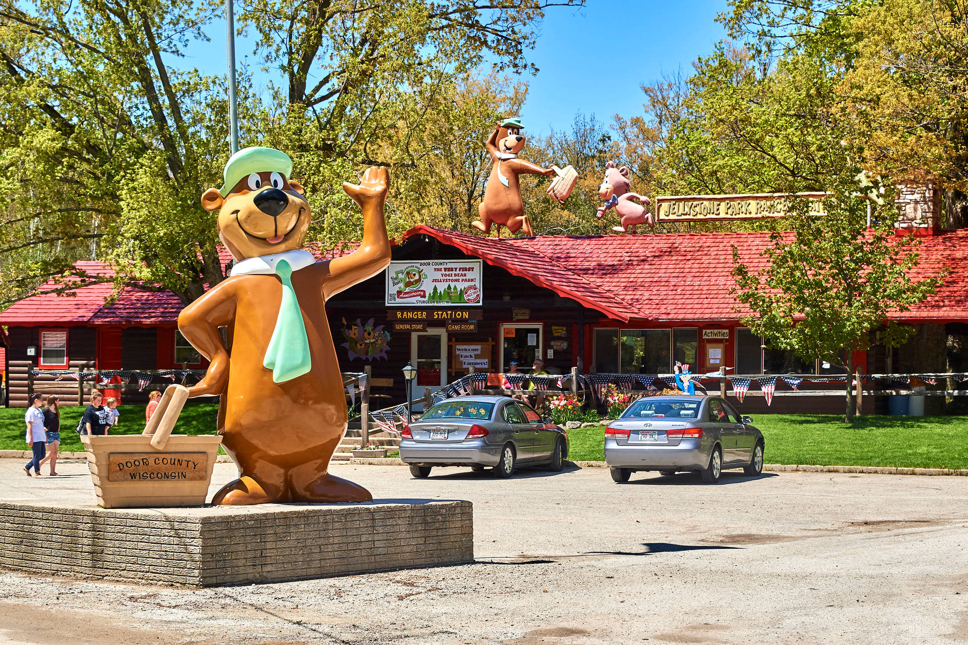 Magnificent Statue Of Yogi Bear In Jellystone National Park