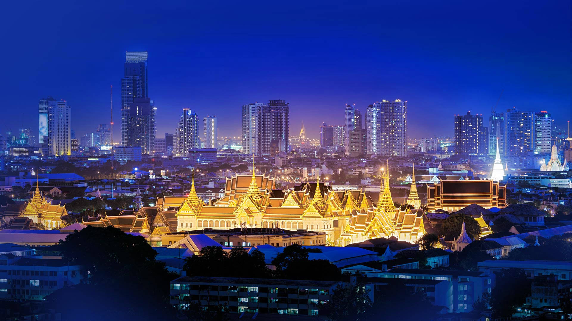 Magnificent View Of The Grand Palace, Thailand Background