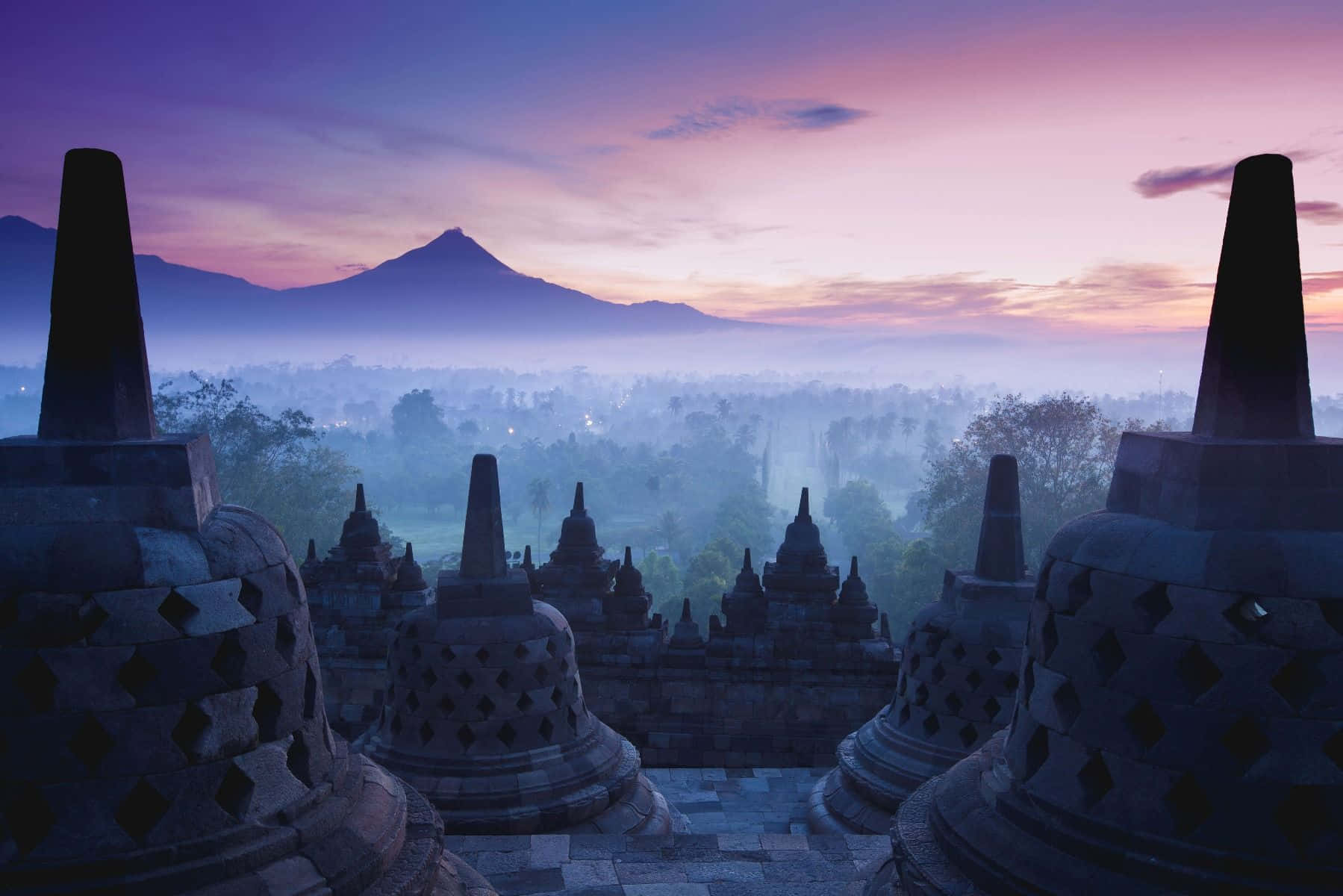 Magnificent View That The Borobudur Temple Has To Offer Background