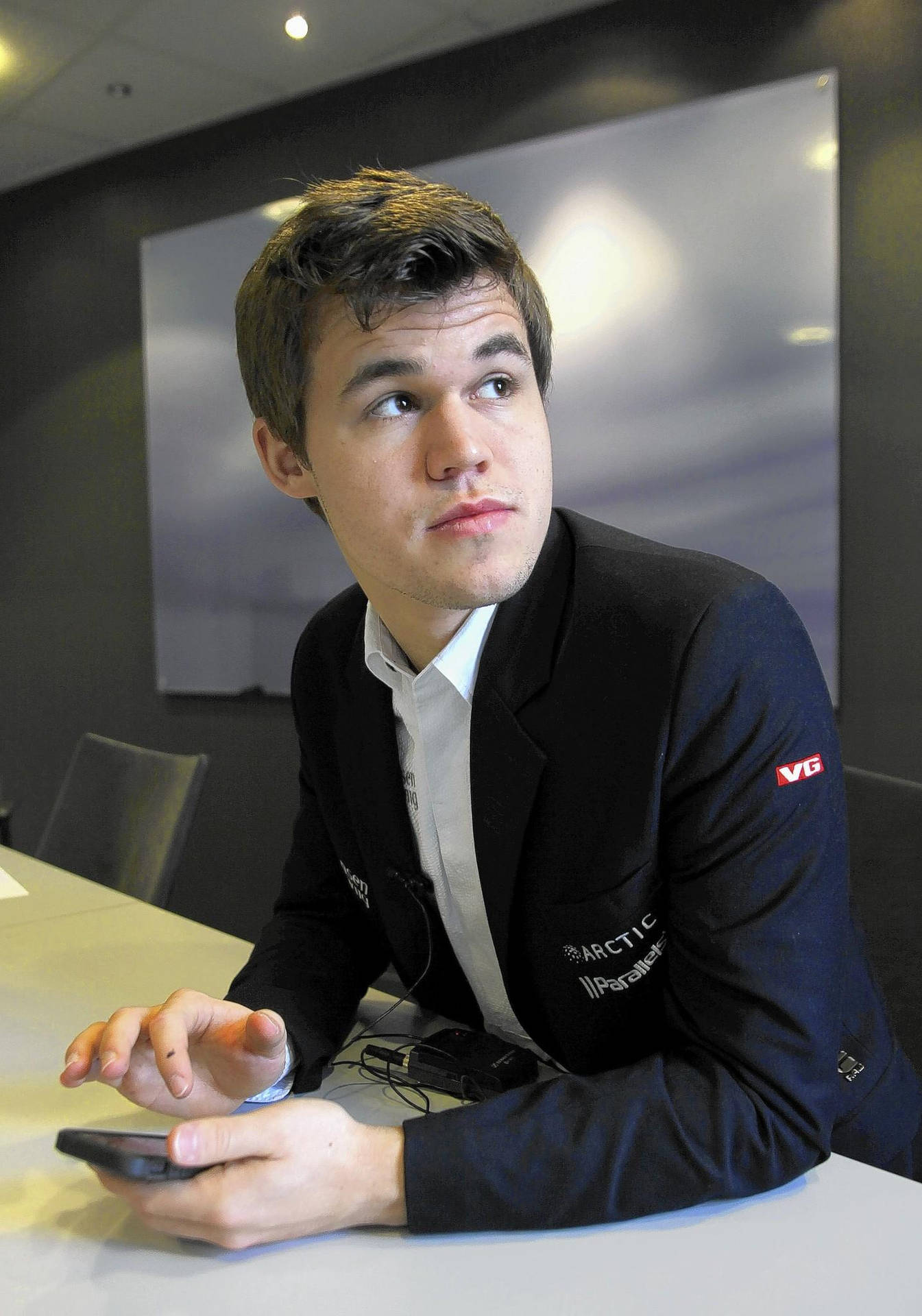 Magnus Carlsen Smartphone Background