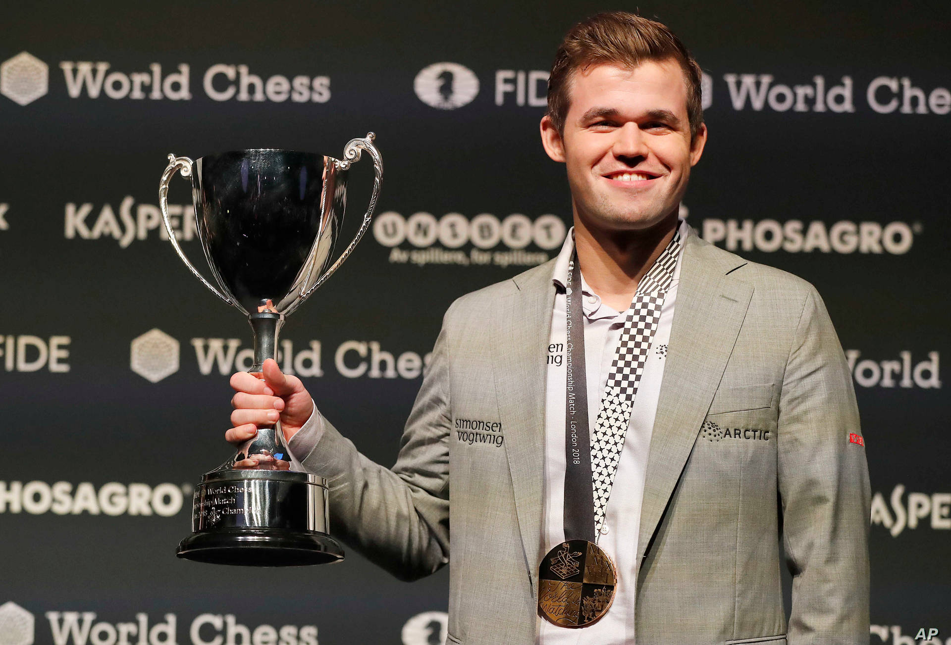 Magnus Carlsen World Chess Champion Background