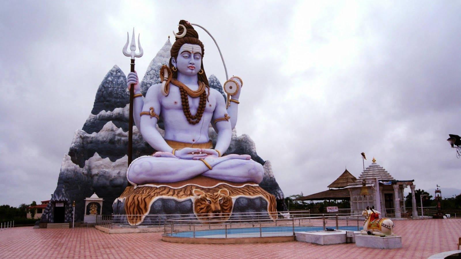 Mahadev Outdoor Statue