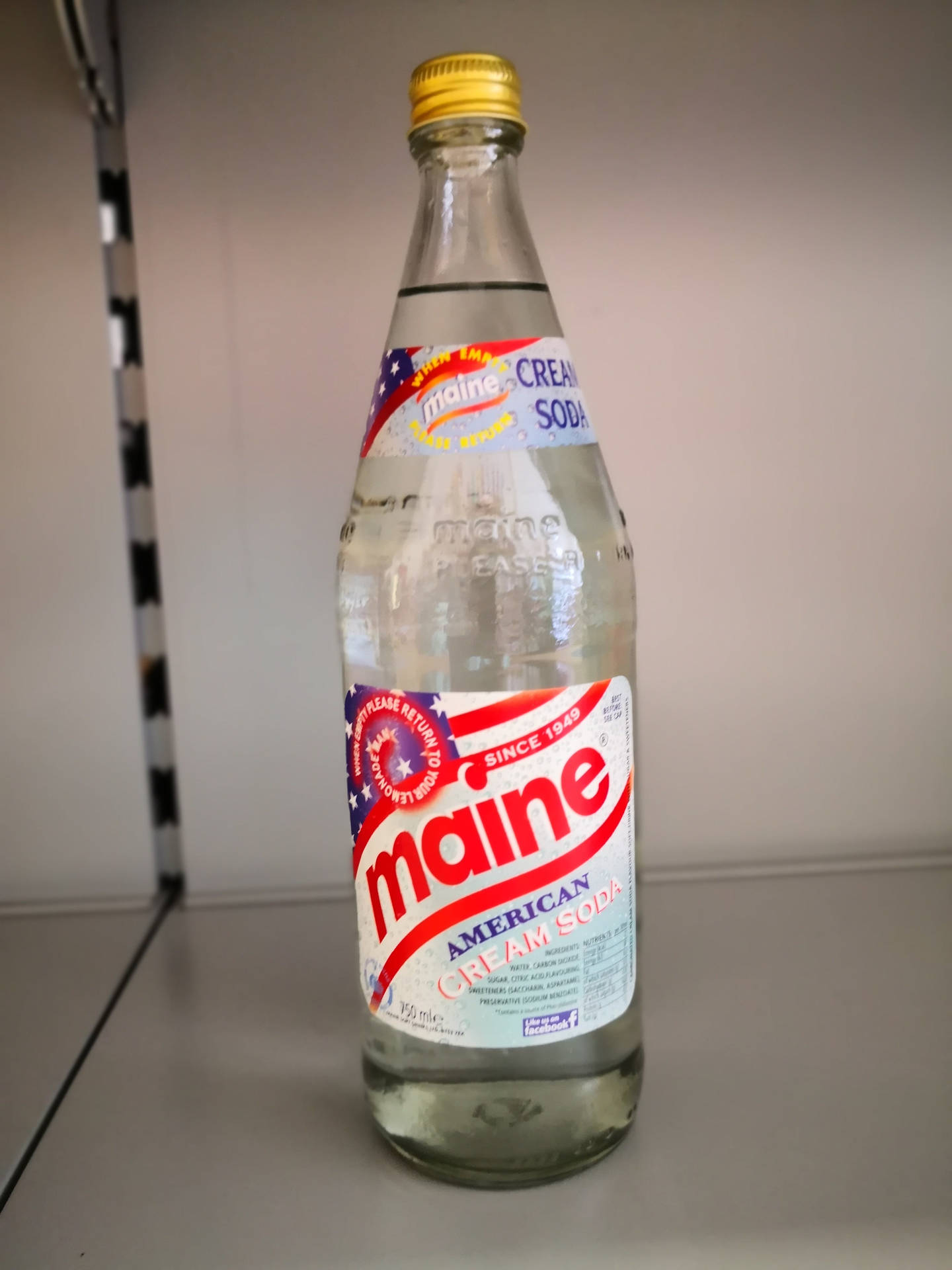 Maine American Cream Soda Background