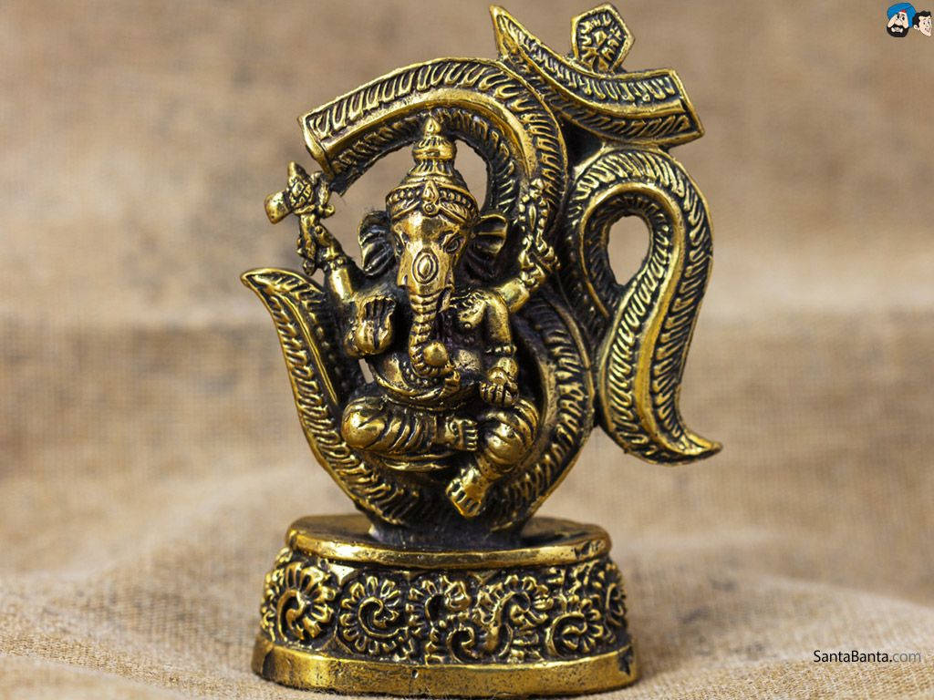 Majestic 3d Golden Statue Of Lord Ganesha Background