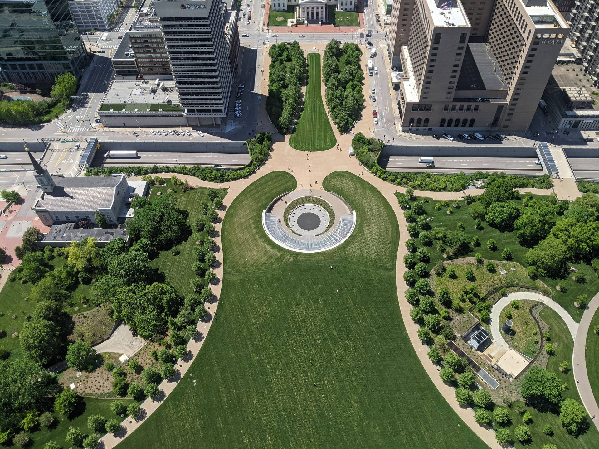 Majestic Aerial View Of The St. Louis Arch Background