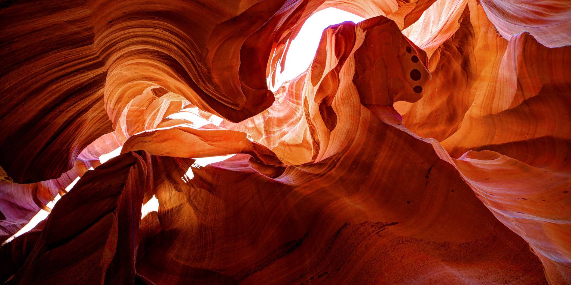 Majestic Antelope Canyon, Arizona Background