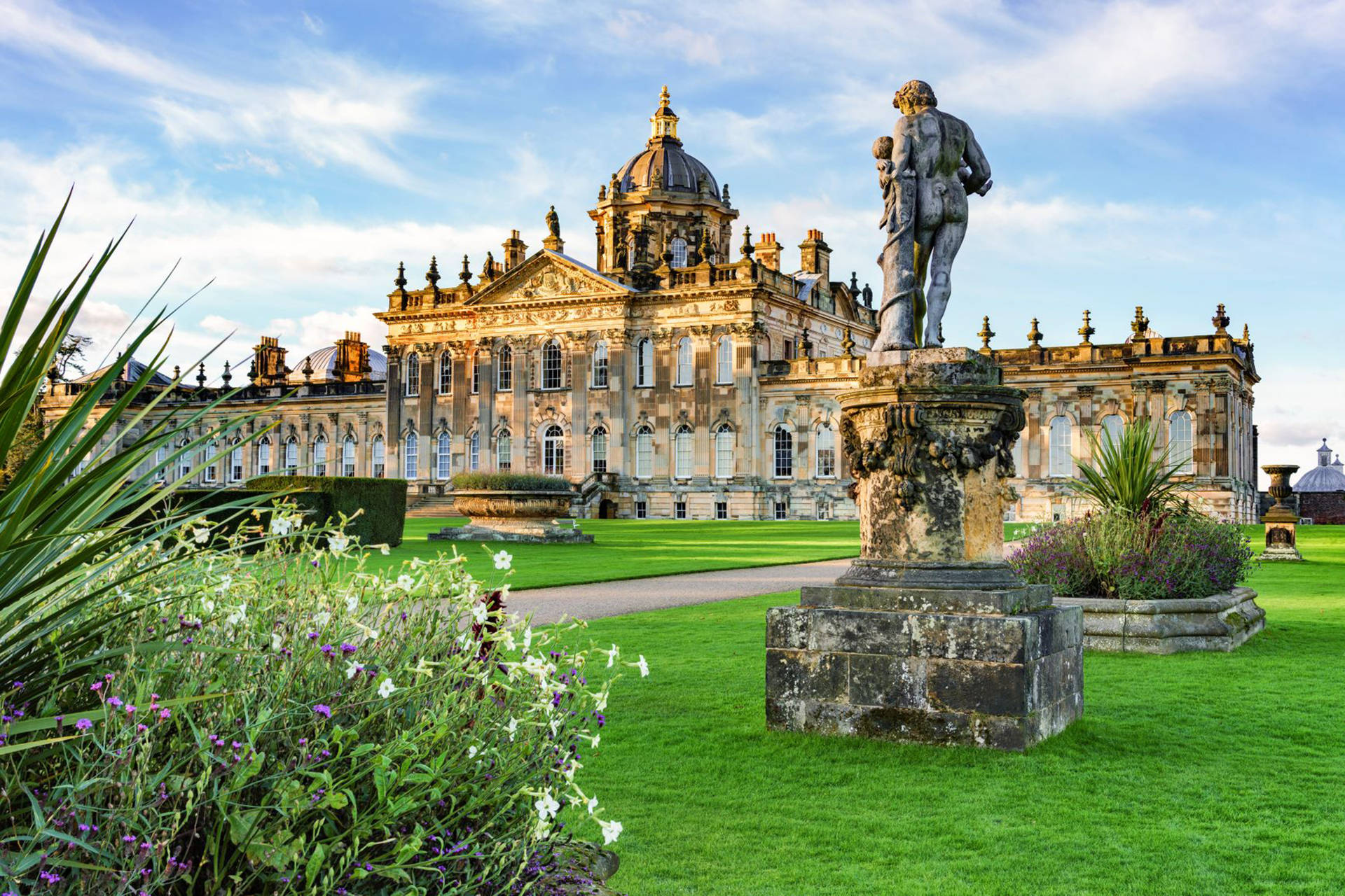 Majestic Architecture Of Castle Howard In Yorkshire Background
