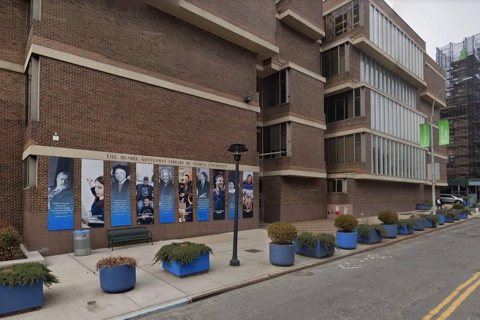 Majestic Building Of Yeshiva University's Gottesman Library Background