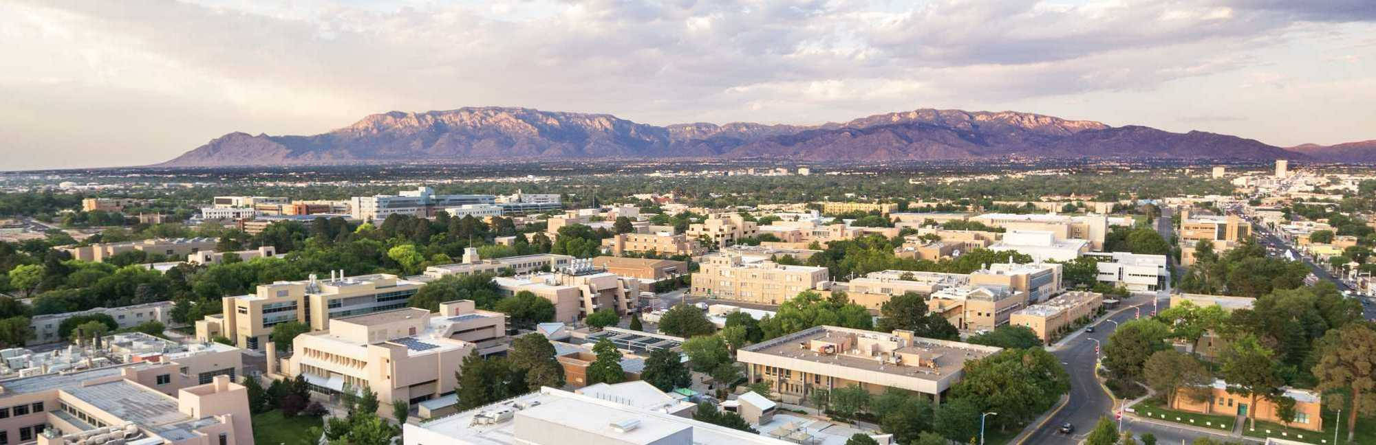 Majestic Campus View Of The University Of New Mexico Background