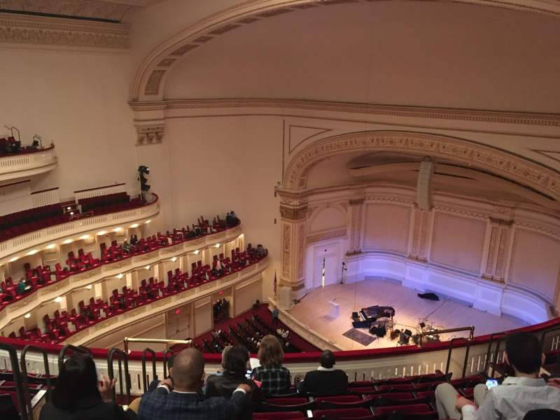 Majestic Carnegie Hall At Dusk Background