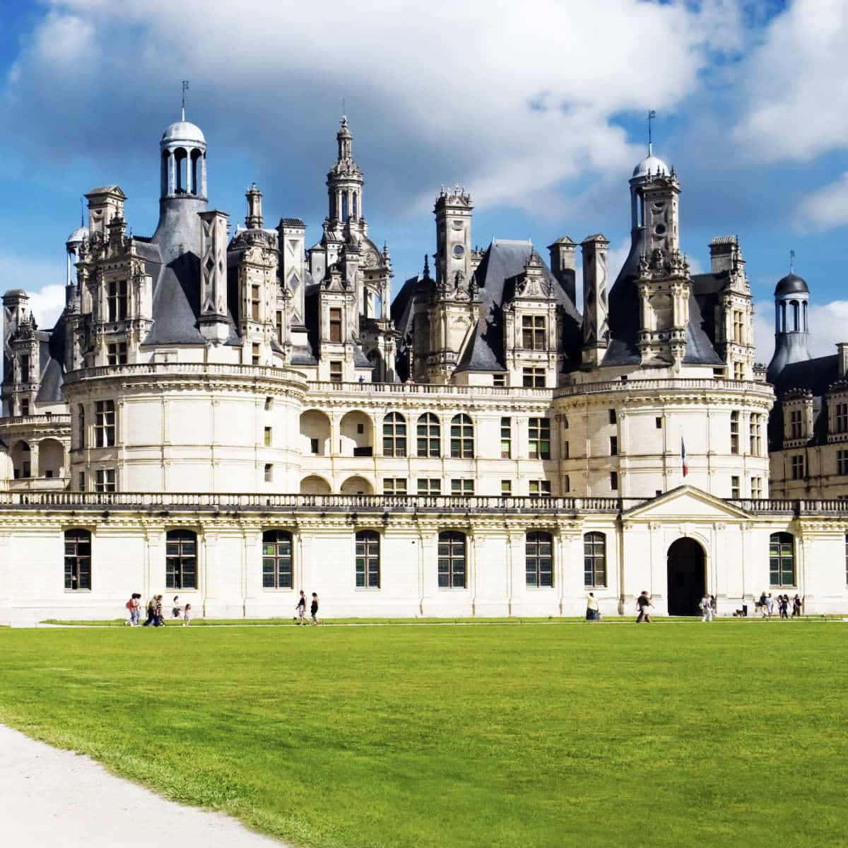 Majestic Chateau De Chambord In Loire, France Background