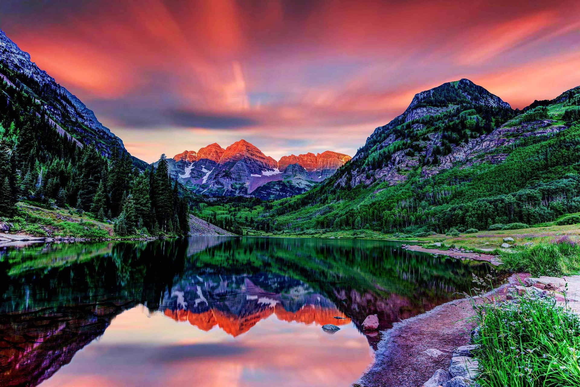 Majestic Colorado Landscape Background