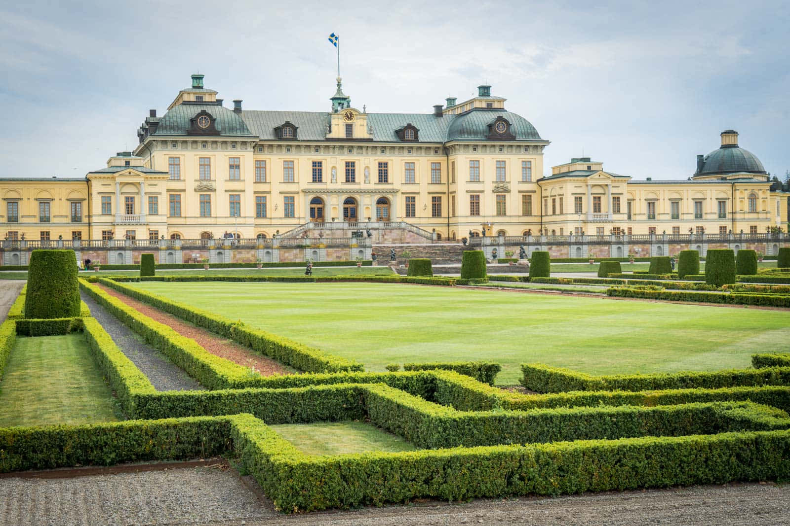 Majestic Drottningholm Palace On A Brilliant Day Background