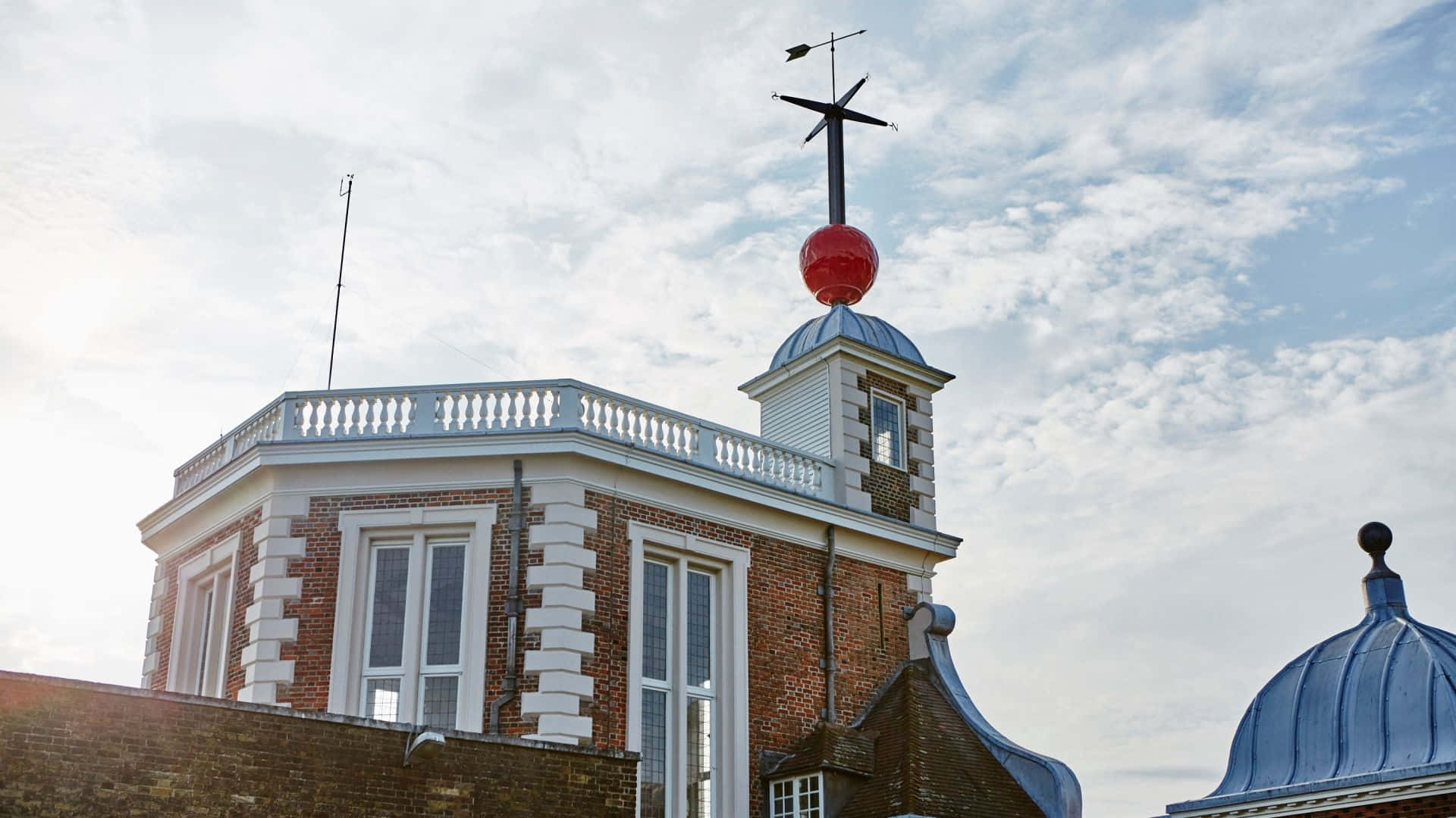 Majestic Night At Royal Observatory Background