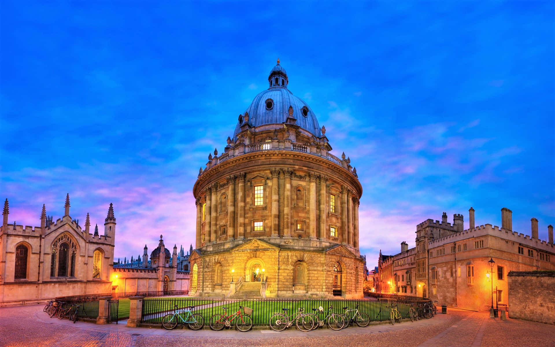 Majestic Night View Of Radcliffe Camera, Oxford University Background