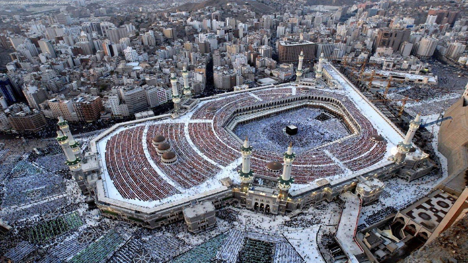 Majestic Overhead View Of The Sacred Mosque In Makkah Hd