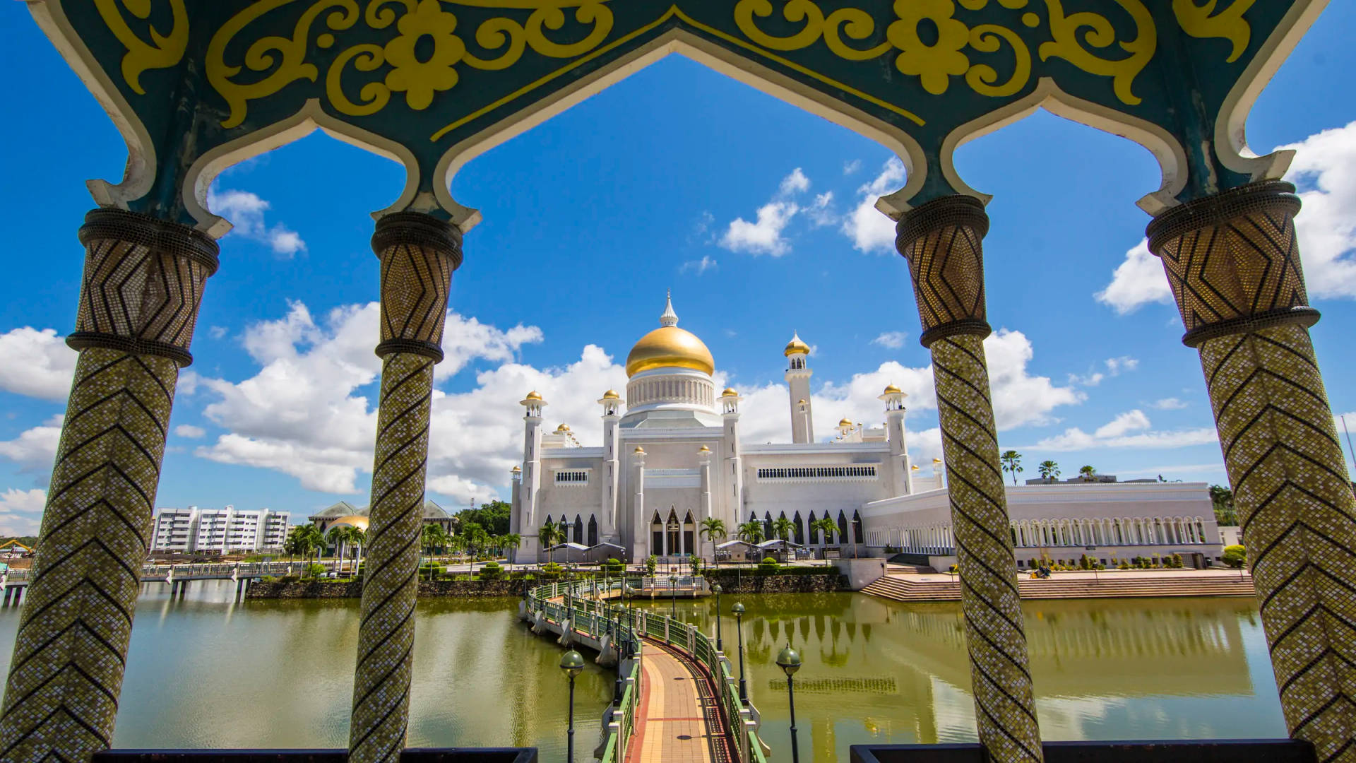 Majestic Pillars Of Brunei Mosque Background