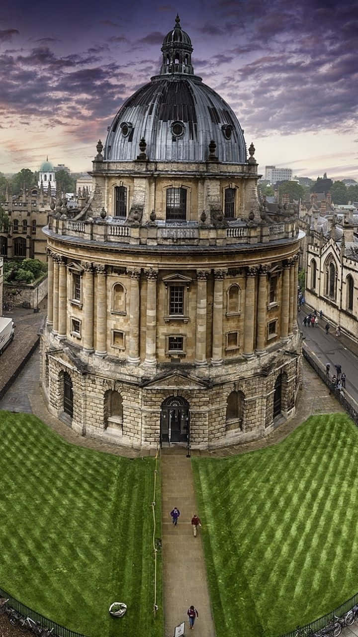 Majestic Radcliffe Camera At Oxford University Background