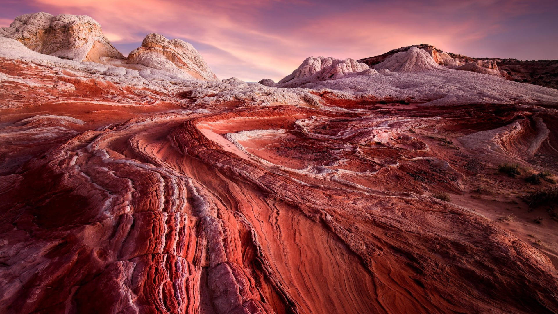 Majestic Red Rock Formations In The Heart Of Arizona Desert Background
