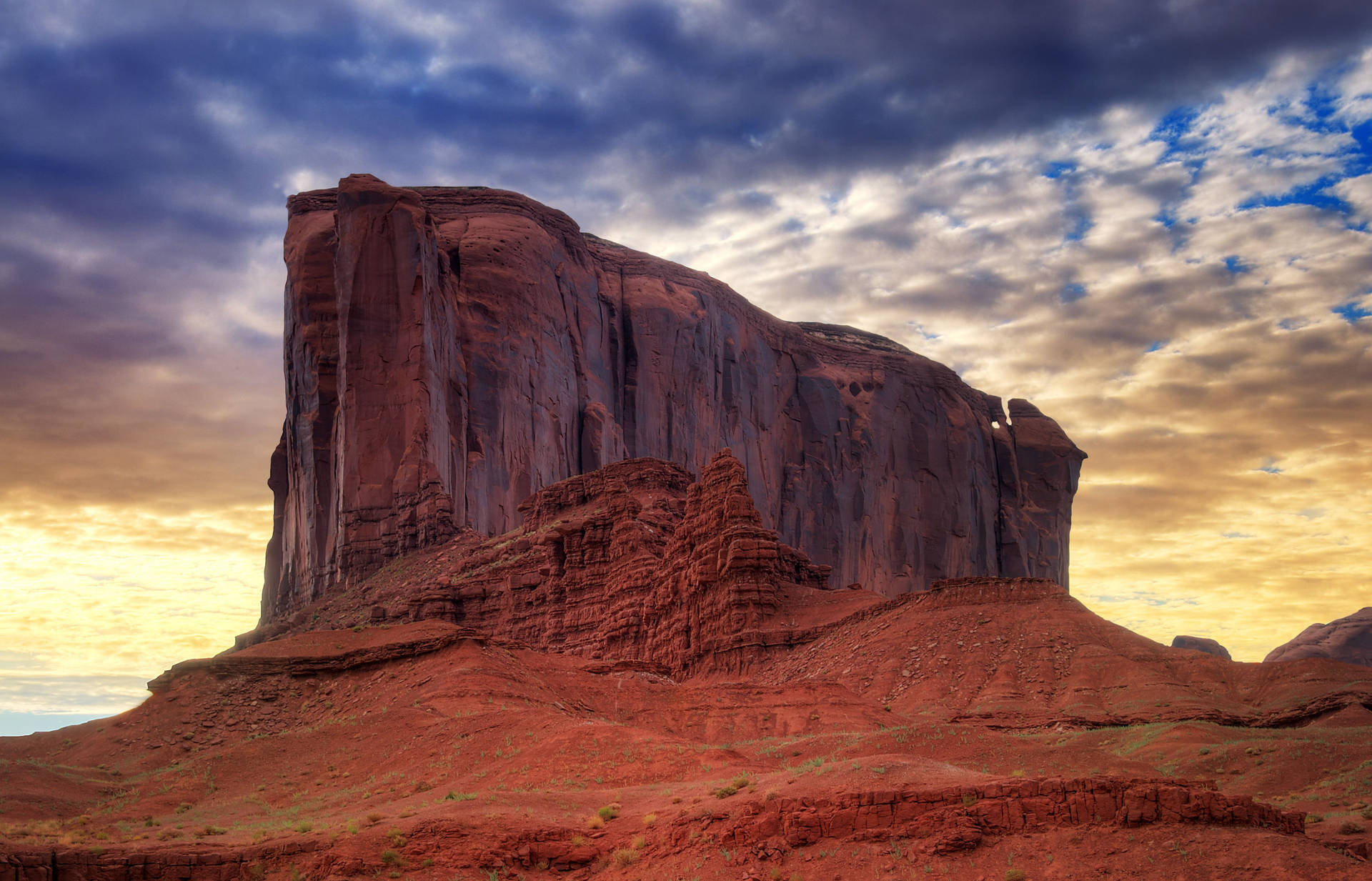 Majestic Rock At Monument Valley Background