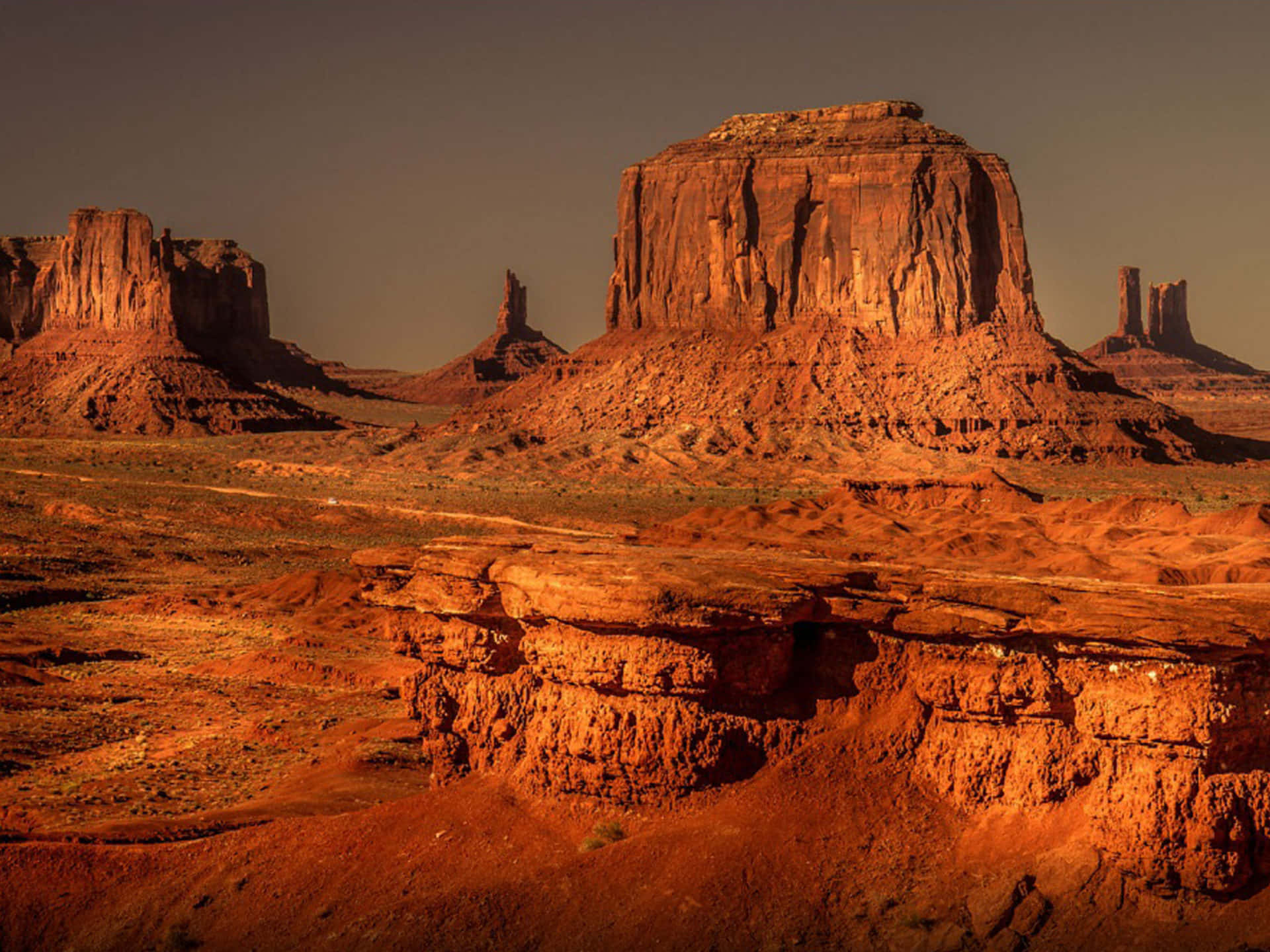 Majestic Scenery Of Monument Valley Navajo Tribal Park Background