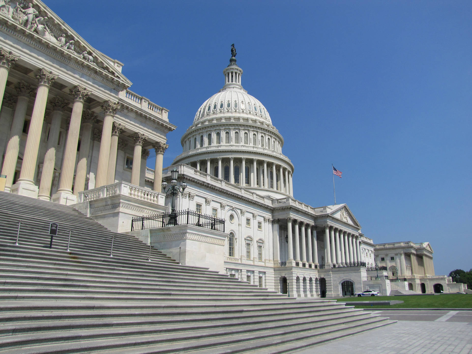 Majestic Steps Leading To The Supreme Court On Capitol Hill Background