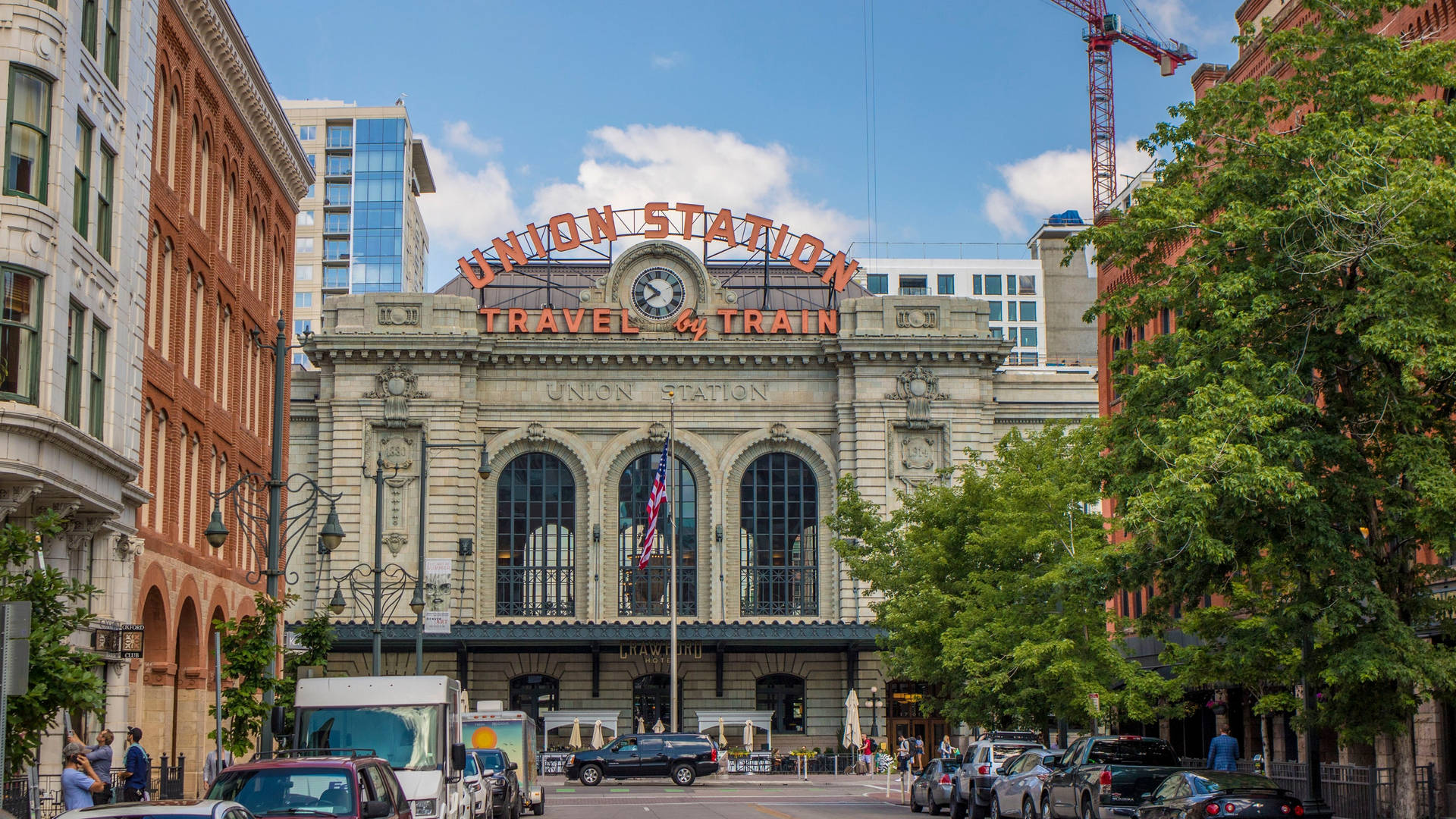 Majestic Union Station Exterior Amidst Greenery Background