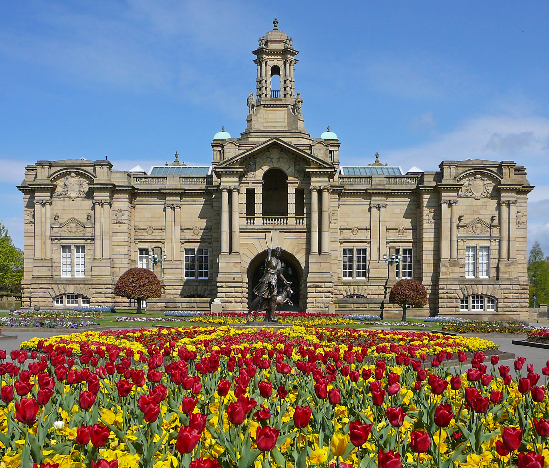 Majestic View Of Cartwright Hall In Yorkshire Background
