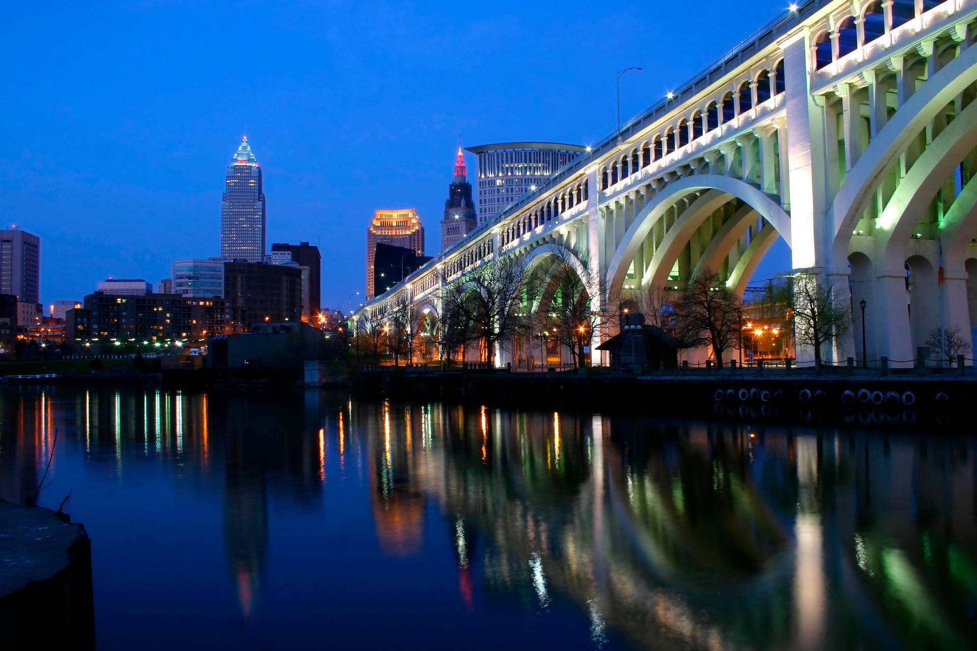 Majestic View Of Detroit-superior Bridge In Cleveland, Ohio Background